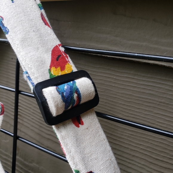 PETIT JOUR PARIS PARROT ANTI SAND BEACH BAG NWT - Picture 3 of 7